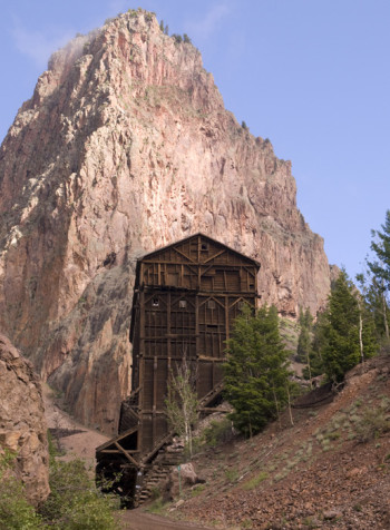 Commodore Mine along the Bachelor Loop Road (photo by b4Studio)